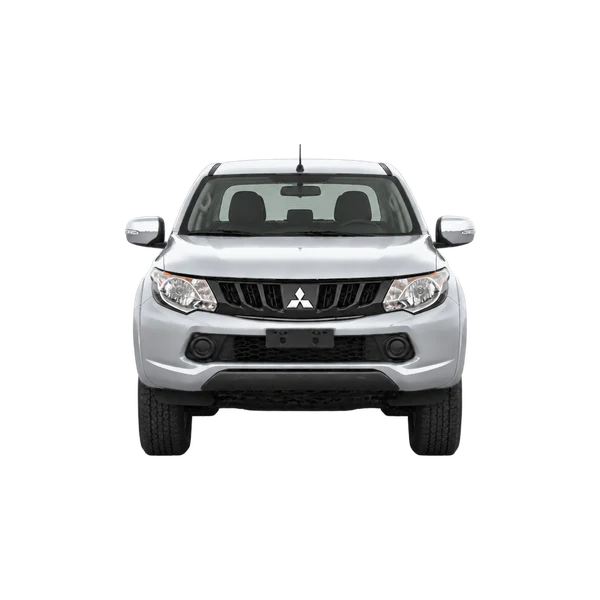 シルバーの2017 Mitsubishi L200（正面ビュー）