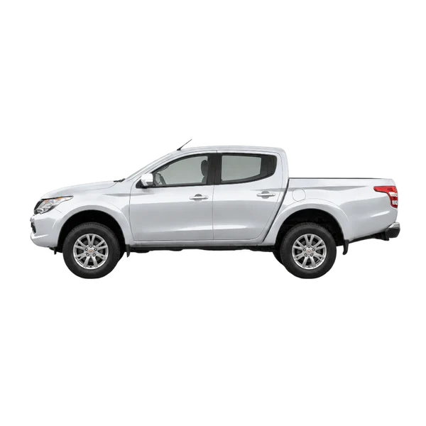 シルバーの2017 Mitsubishi L200（側面（左向き）ビュー）