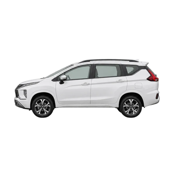 Mitsubishi Xpander 2024 branco, vista lateral (voltada para a esquerda)