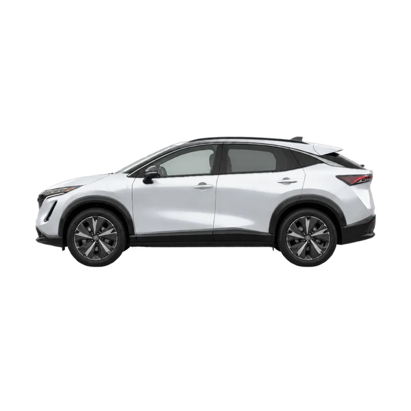 Nissan Ariya 2026 باللون فضي، منظر جانبي (متجه إلى اليسار)