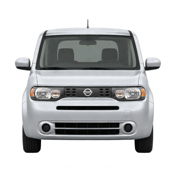 シルバーの2011 Nissan Cube(正面ビュー)