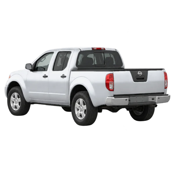 Nissan Frontier 2011 en plateado, vista tres cuartos trasero (mirando a la izquierda)