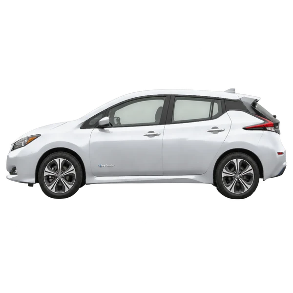 Nissan Leaf 2021 argent, vue côté (vers la gauche)