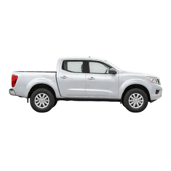 シルバーの2017 Nissan NP300（側面（右向き）ビュー）