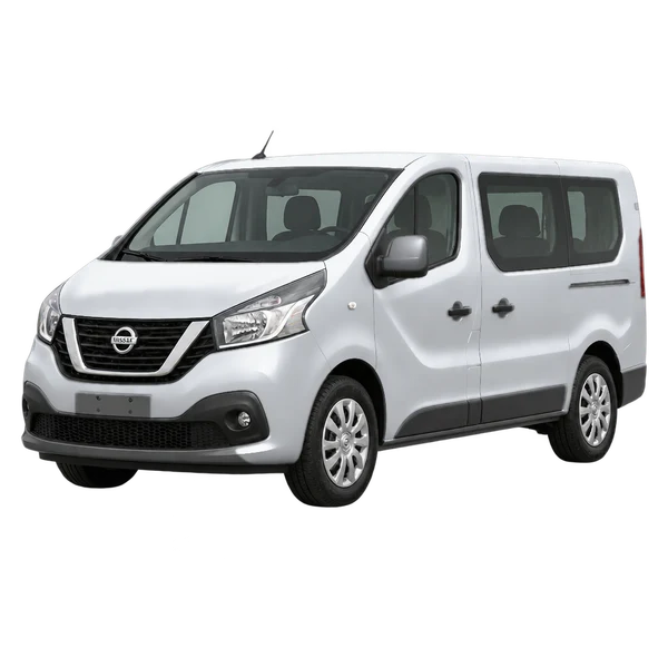 Nissan NV300 2018 prata, vista dianteira em três quartos (voltada para a esquerda)