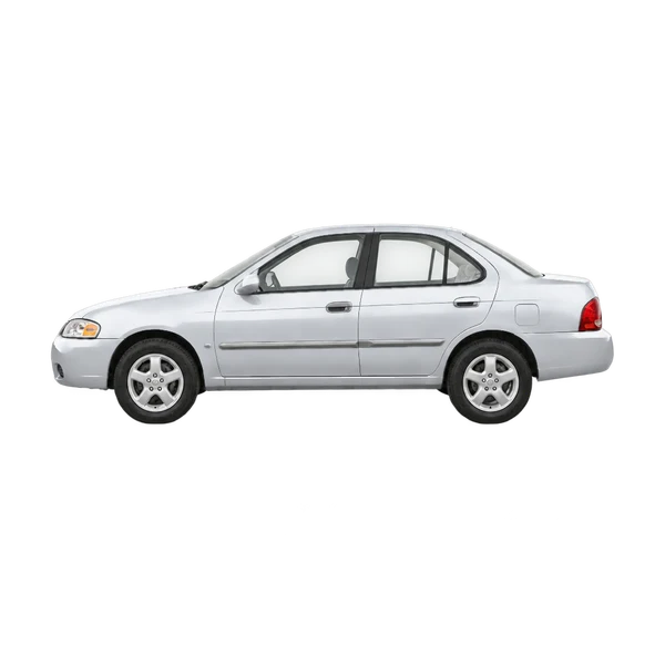 Nissan Sentra 2000 باللون فضي، منظر جانبي (متجه إلى اليسار)