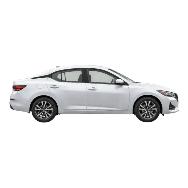 Nissan Sentra 2026 باللون فضي، منظر منظر جانبي (باتجاه اليمين)