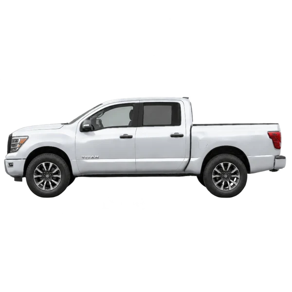 シルバーの2024 Nissan Titan（側面（左向き）ビュー）