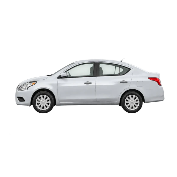シルバーの2018 Nissan Versa(側面(左向き)ビュー)