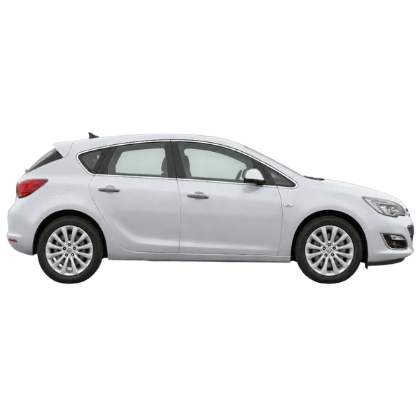 Opel Astra 2015 en plateado, vista lateral (hacia la derecha)