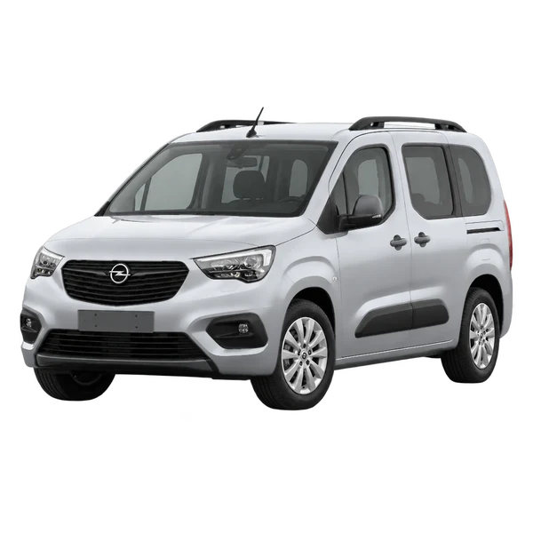 Opel Combo 2026 باللون فضي، منظر منظر أمامي بزاوية ثلاثة أرباع (متجه لليسار)