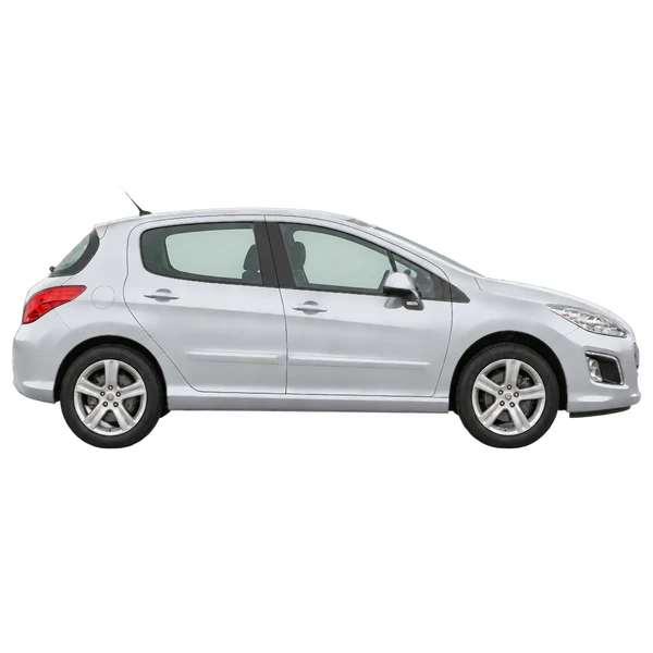 Peugeot 308 2013 en plateado, vista lateral (hacia la derecha)