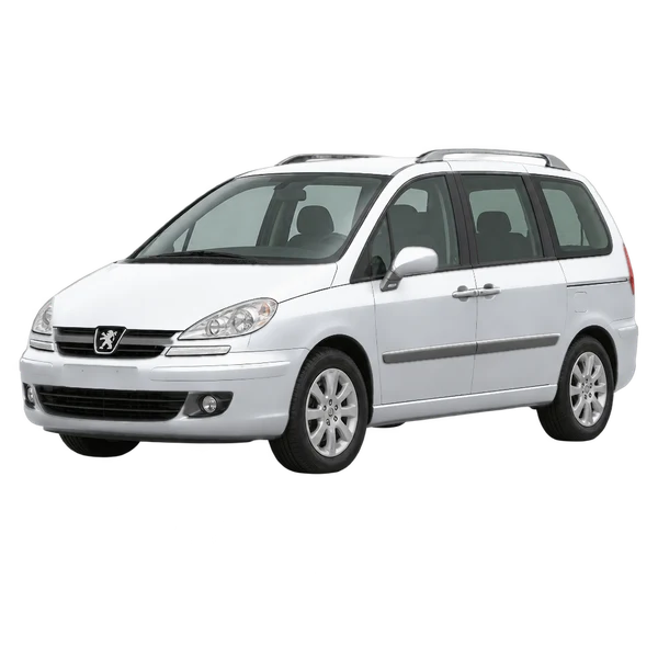 Peugeot 807 2005 prata, vista dianteira em três quartos (voltada para a esquerda)