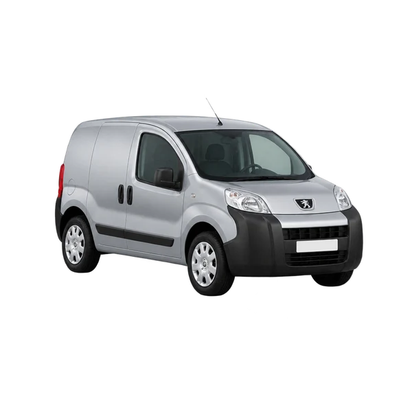 Peugeot Bipper 2015 argent, vue trois-quarts avant (orienté vers la gauche)