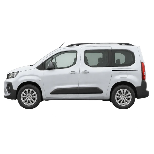 Peugeot Partner 2025 باللون فضي، منظر جانبي (متجه إلى اليسار)