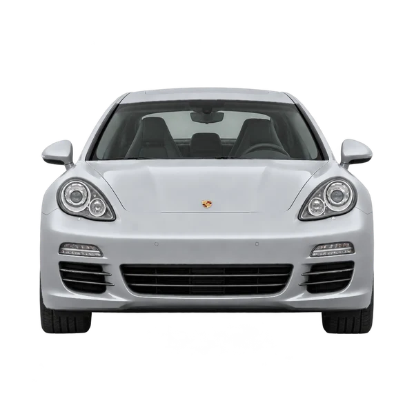 シルバーの2013 Porsche Panamera（正面ビュー）