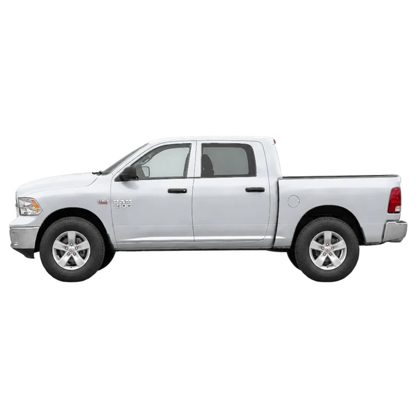 Ram 1500 2014 en plateado, vista lateral (mirando a la izquierda)