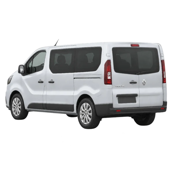 Renault Trafic 2024 prata, vista três quartos traseira (voltada para a esquerda)
