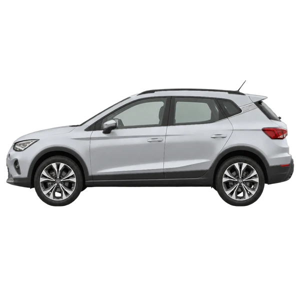 SEAT Arona 2026 باللون فضي، منظر جانبي (متجه إلى اليسار)