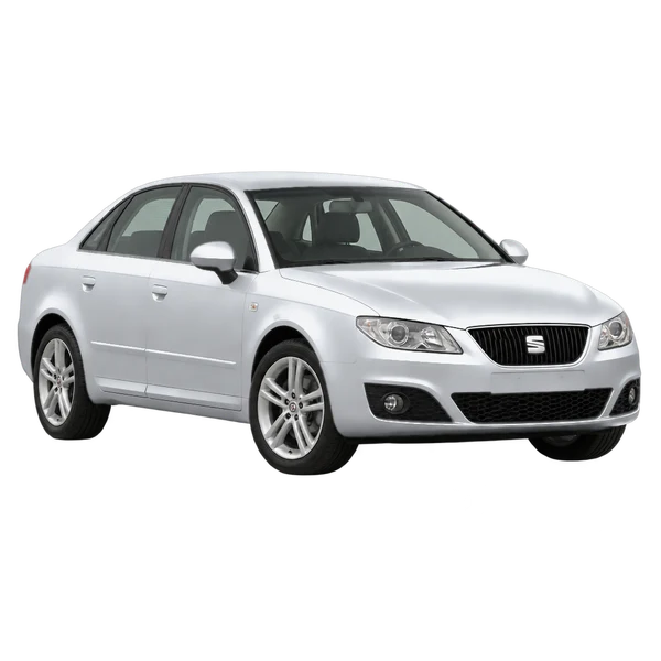 シルバーの2014 SEAT Exeo（フロントスリークォーター(左向き)ビュー）