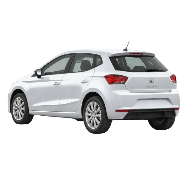 SEAT Ibiza 2021 باللون فضي، منظر ثلاثة أرباع خلفي (باتجاه اليسار)
