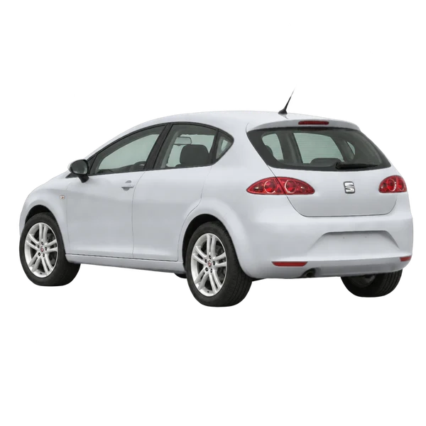 SEAT Leon 2011 باللون فضي، منظر ثلاثة أرباع خلفي (باتجاه اليسار)