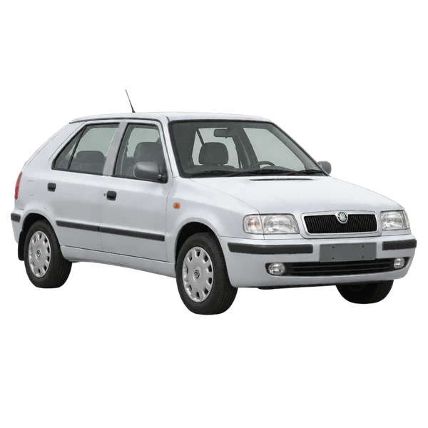 シルバーの2001 Skoda Felicia（フロントスリークォーター(左向き)ビュー）