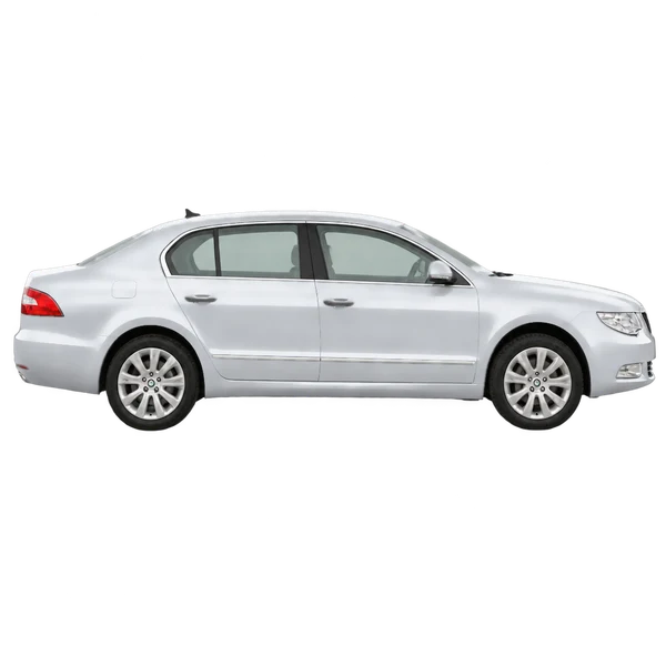 シルバーの2010 Skoda Superb（側面（右向き）ビュー）