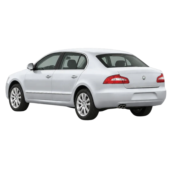 シルバーの2011 Skoda Superb（リア斜め（左向き）ビュー）