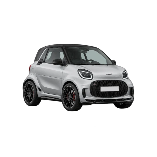 Smart Brabus 2025 باللون فضي، منظر منظر أمامي بزاوية ثلاثة أرباع (متجه لليسار)
