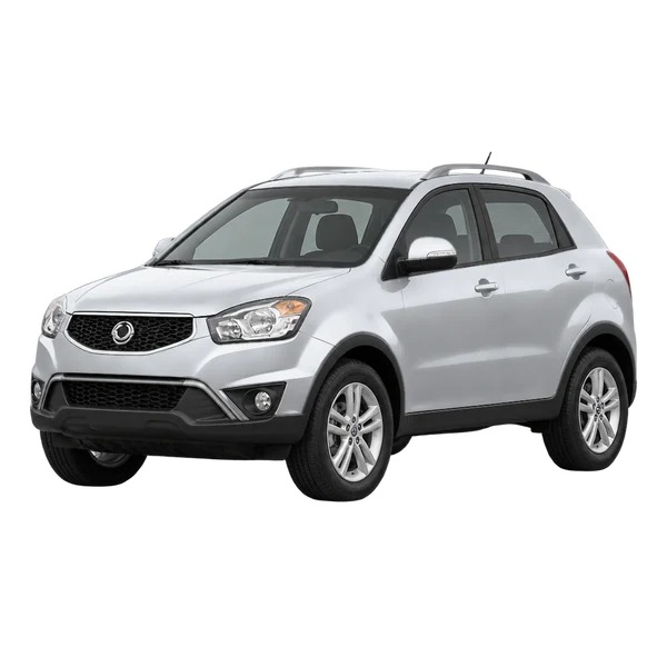 SsangYong Korando 2013 en plateado, vista frontal tres cuartos (hacia la izquierda)