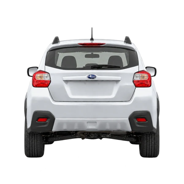 Subaru XV 2016 باللون فضي، منظر من الخلف