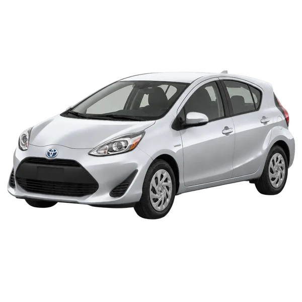 Toyota Aqua 2018 باللون فضي، منظر منظر أمامي بزاوية ثلاثة أرباع (متجه لليسار)