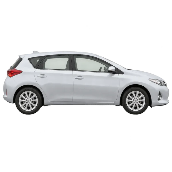 シルバーの2013 Toyota Auris(側面(右向き)ビュー)