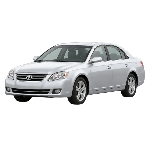 Toyota Avalon 2008 باللون فضي، منظر منظر أمامي بزاوية ثلاثة أرباع (متجه لليسار)
