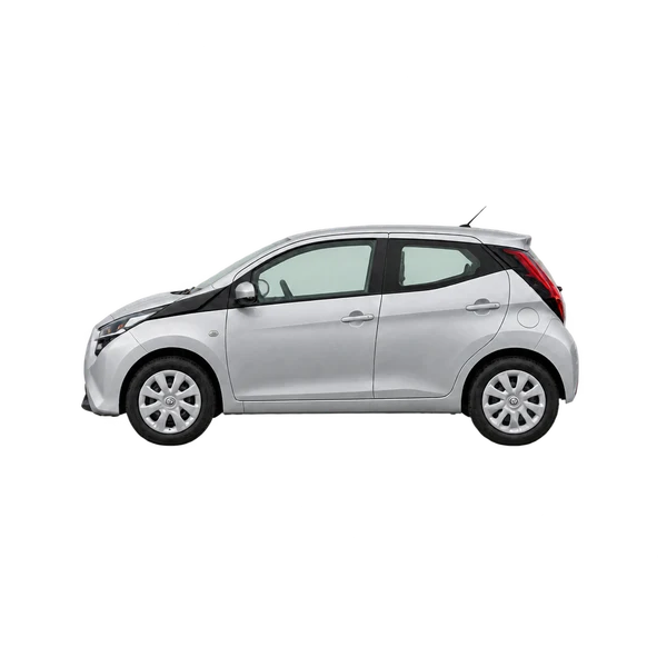 Toyota Aygo 2020 باللون فضي، منظر جانبي (متجه إلى اليسار)