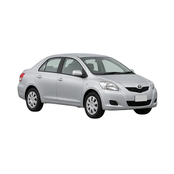 2005 Toyota Belta in Silber, Ansicht: Dreiviertelansicht vorne (nach links gerichtet)