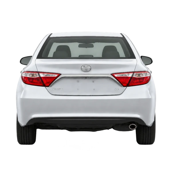 シルバーの2016 Toyota Camry（リアビュー）