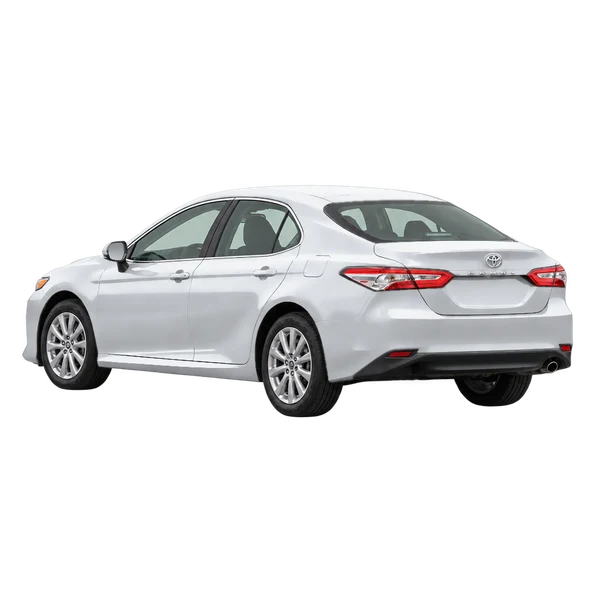 2021 Toyota Camry in Silber, Ansicht: Dreiviertelansicht von hinten (nach links gerichtet)
