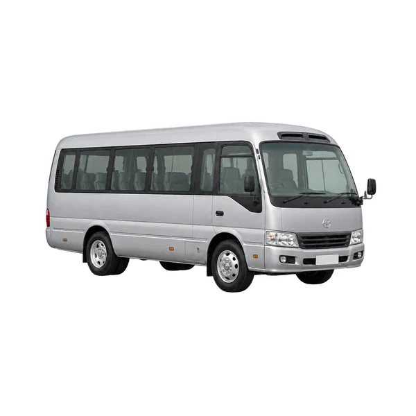 Toyota Coaster 2005 prata, vista dianteira em três quartos (voltada para a esquerda)