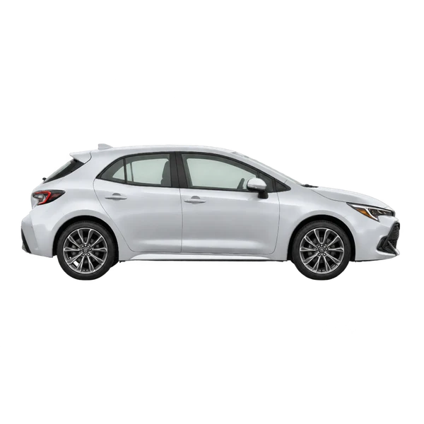 シルバーの2024 Toyota Corolla Hatchback（側面（右向き）ビュー）