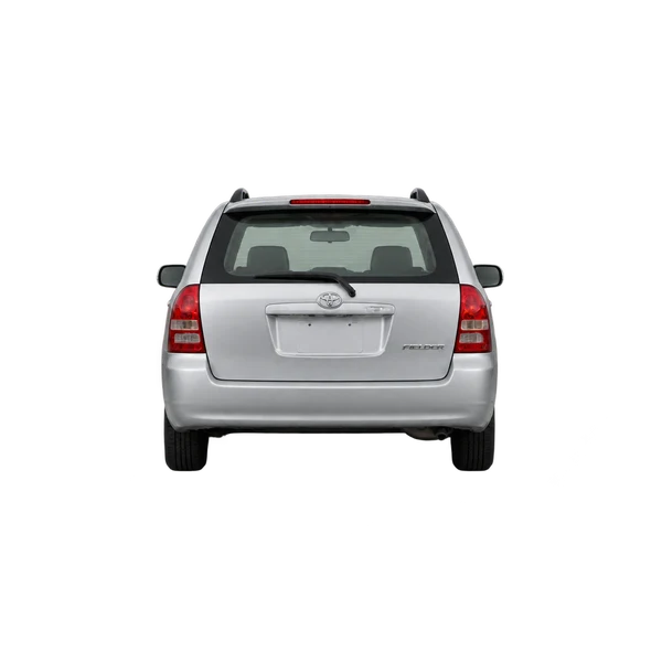 Toyota Fielder 2005 باللون فضي، منظر من الخلف