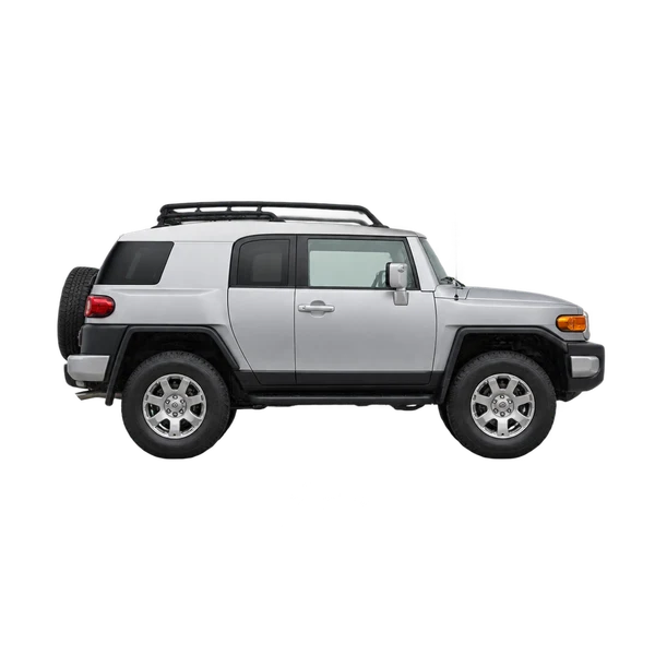 Toyota FJ 2015 باللون فضي، منظر منظر جانبي (باتجاه اليمين)