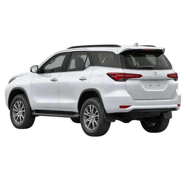 2021 Toyota Fortuner in Silber, Ansicht: Dreiviertelansicht von hinten (nach links gerichtet)