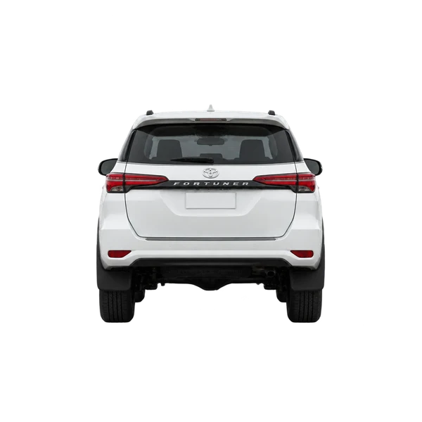 ホワイトの2021 Toyota Fortuner（リアビュー）