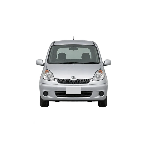 Toyota Funcargo 2000 باللون فضي، منظر أمامي