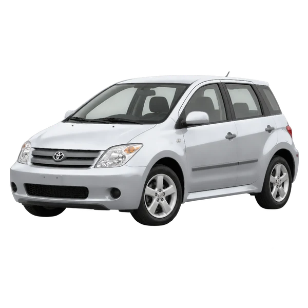 Toyota IST 2002 en plateado, vista frontal tres cuartos (hacia la izquierda)