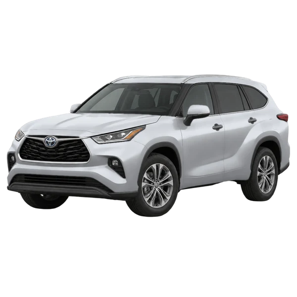 Toyota Kluger 2021 en plateado, vista frontal tres cuartos (hacia la izquierda)