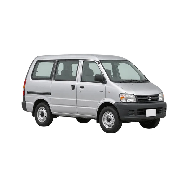 Toyota Liteace 2005 باللون فضي، منظر منظر أمامي بزاوية ثلاثة أرباع (متجه لليسار)