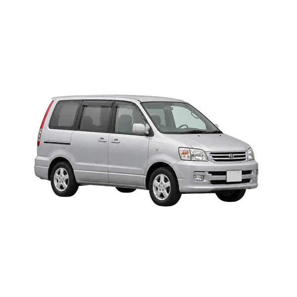 Toyota Noah 2000 argent, vue trois-quarts avant (orienté vers la gauche)